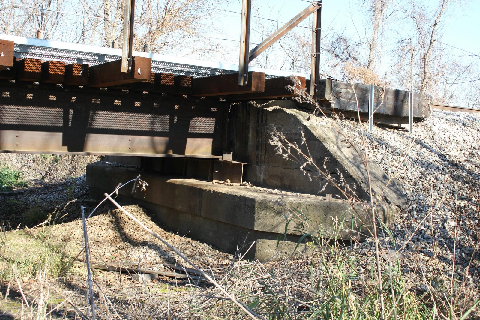 East abutment